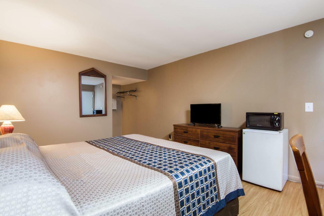 Knights Inn Amsterdam Bagian luar foto