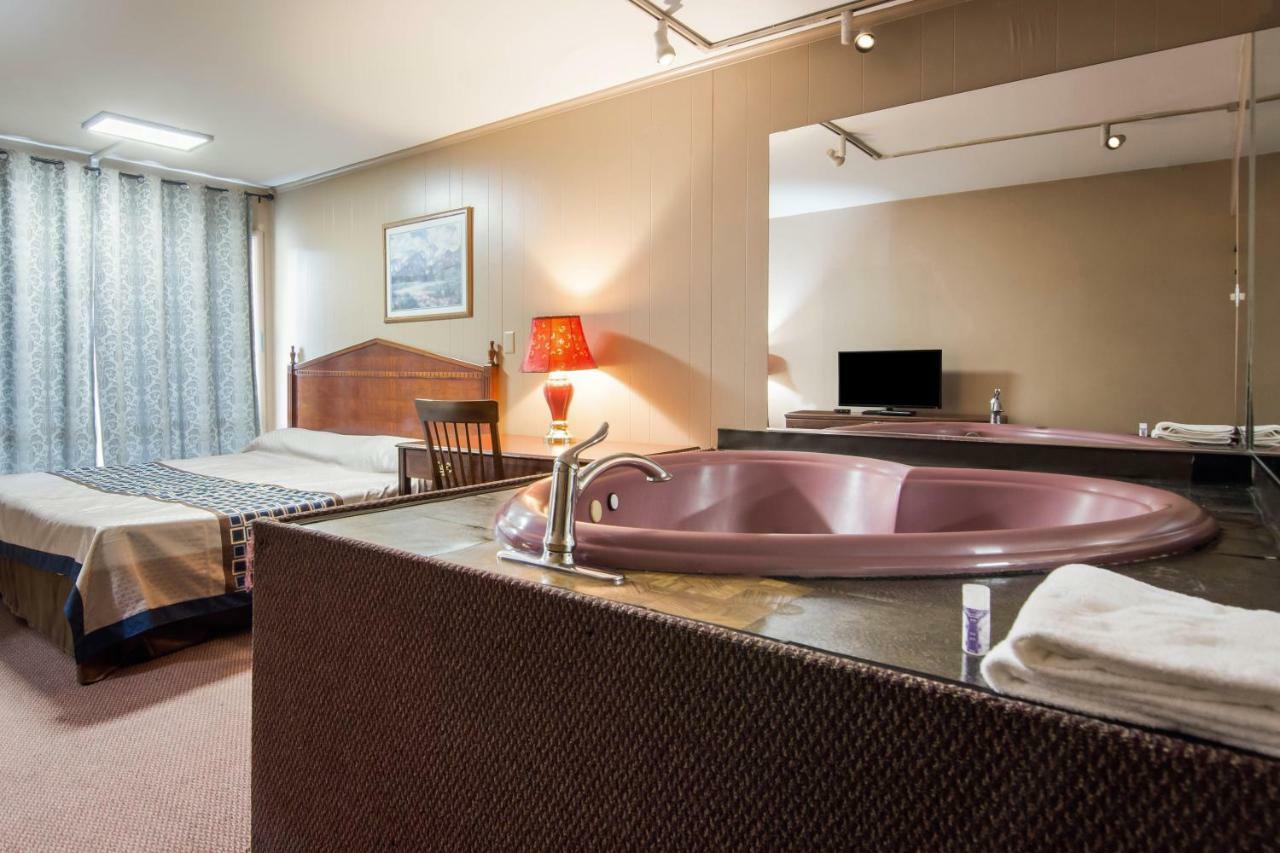 Knights Inn Amsterdam Bagian luar foto